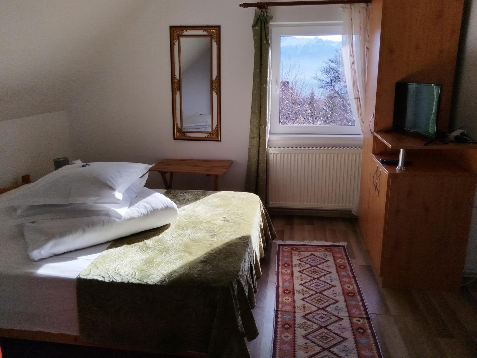 Garofita Pietrei Craiului Hotel Pestera  Luaran gambar