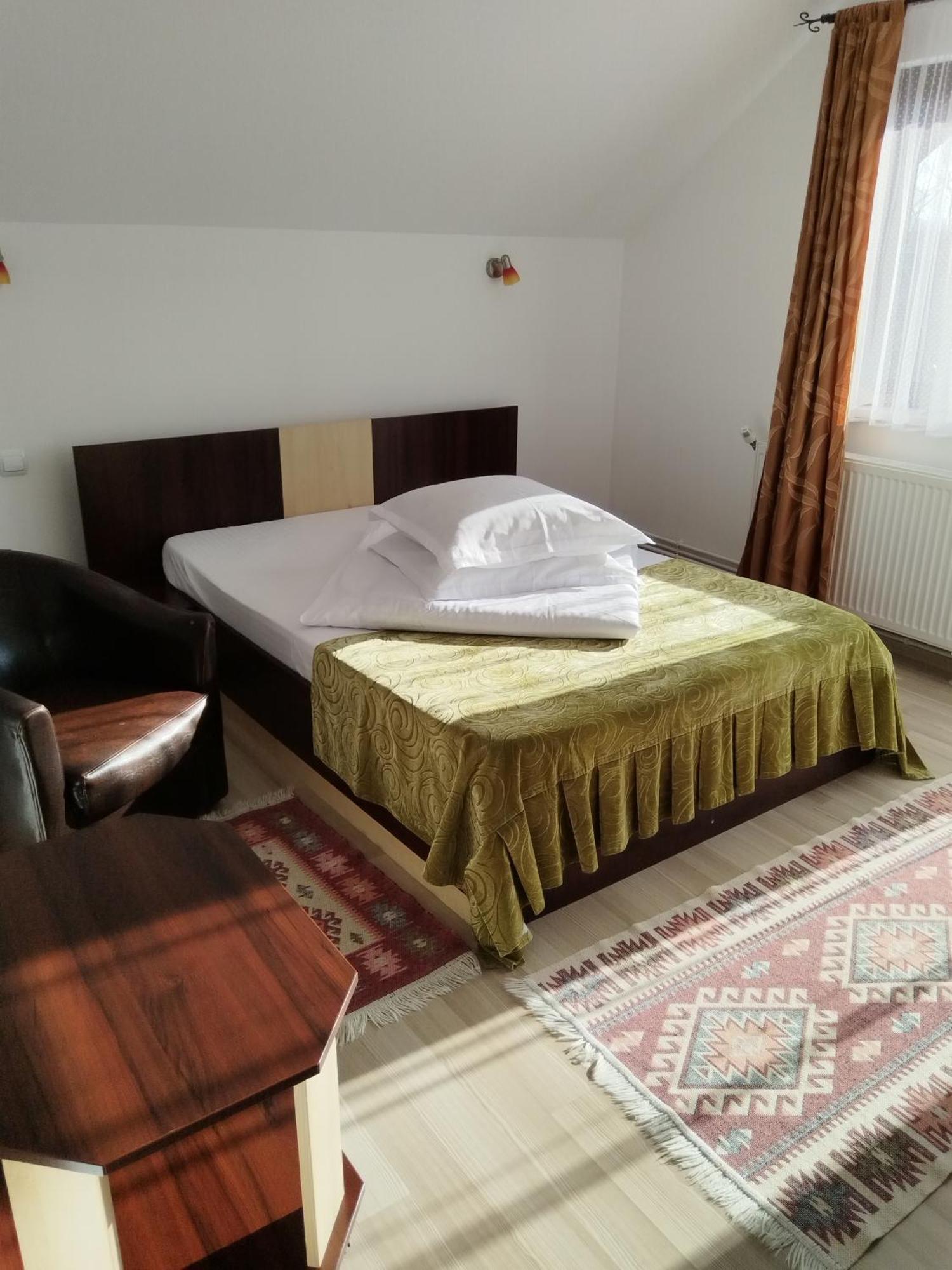 Garofita Pietrei Craiului Hotel Pestera  Luaran gambar